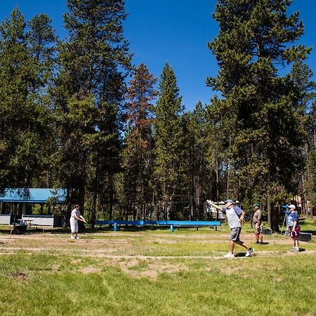 Bend-Sunriver Camping Resort Two-Bedroom Cabin 7 מראה חיצוני תמונה