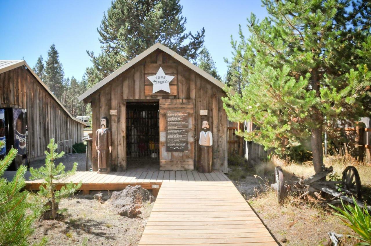 Bend-Sunriver Camping Resort Two-Bedroom Cabin 7 מראה חיצוני תמונה
